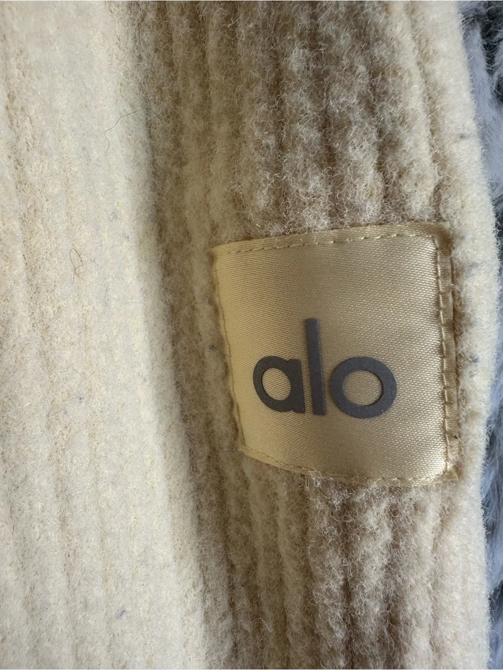 700. Alo Yoga Snuggle Up Sweater High-Waist Wide Leg Pants xs